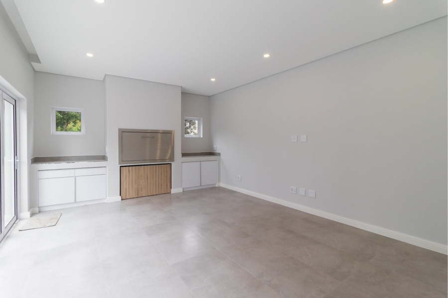 4 Bedroom Property for Sale in Flamingo Vlei Western Cape